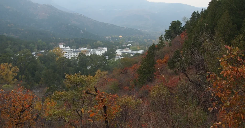 北京香山紅葉2026|賞楓時間、門票交通與半日路線 Cn Autumn Beijing Fragrant Hills Autumn Cover 2026 1024x538
