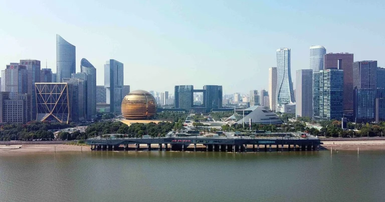 New Year’s Eve in Hangzhou 2026–2027: West Lake, the Canal and Qianjiang Hangzhou New Year Eve Cover 2026 768x403